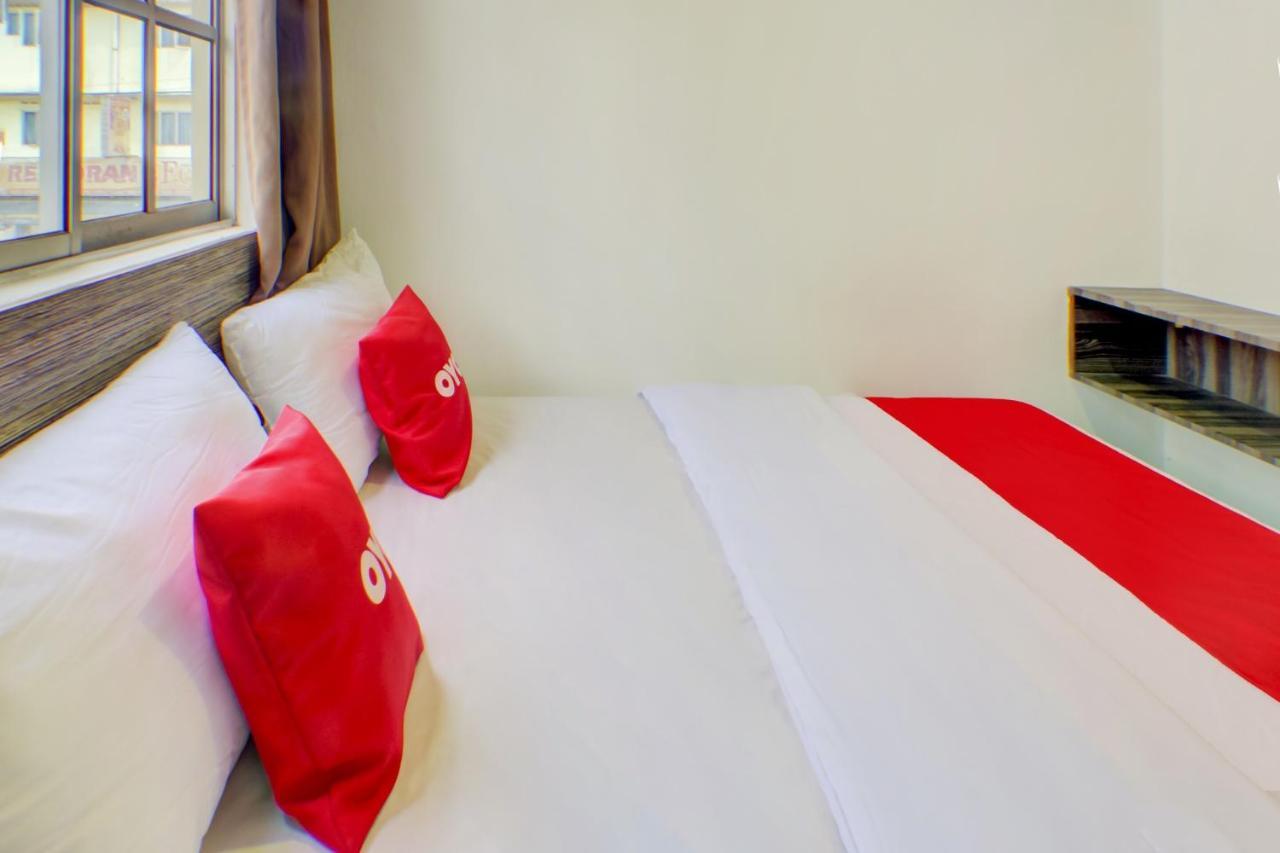 Oyo 90028 Ragula Hotel Джохор-Бару Экстерьер фото